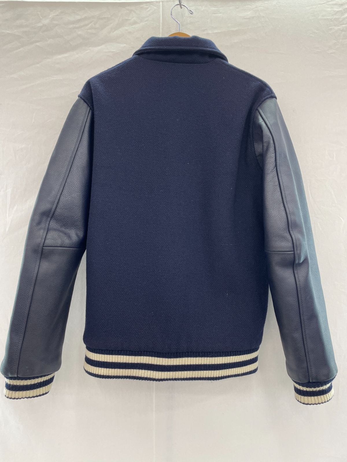 バーシティジャケット