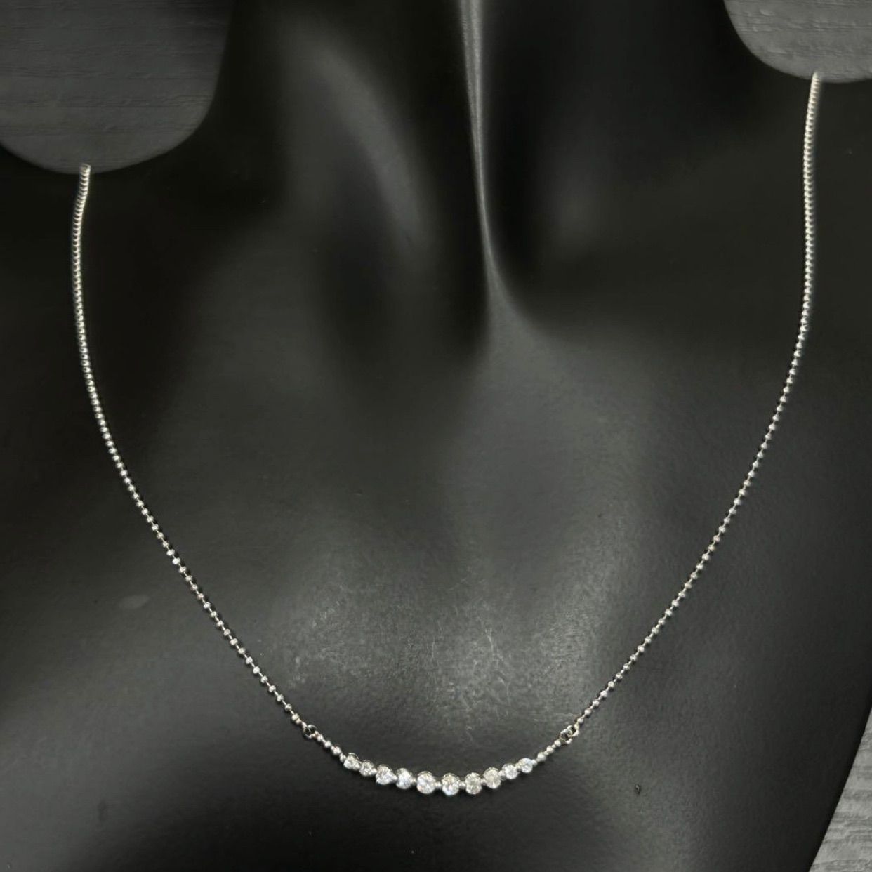 プラチナ pt900 pt850 天然ダイヤモンド0.30ct バーデザイン