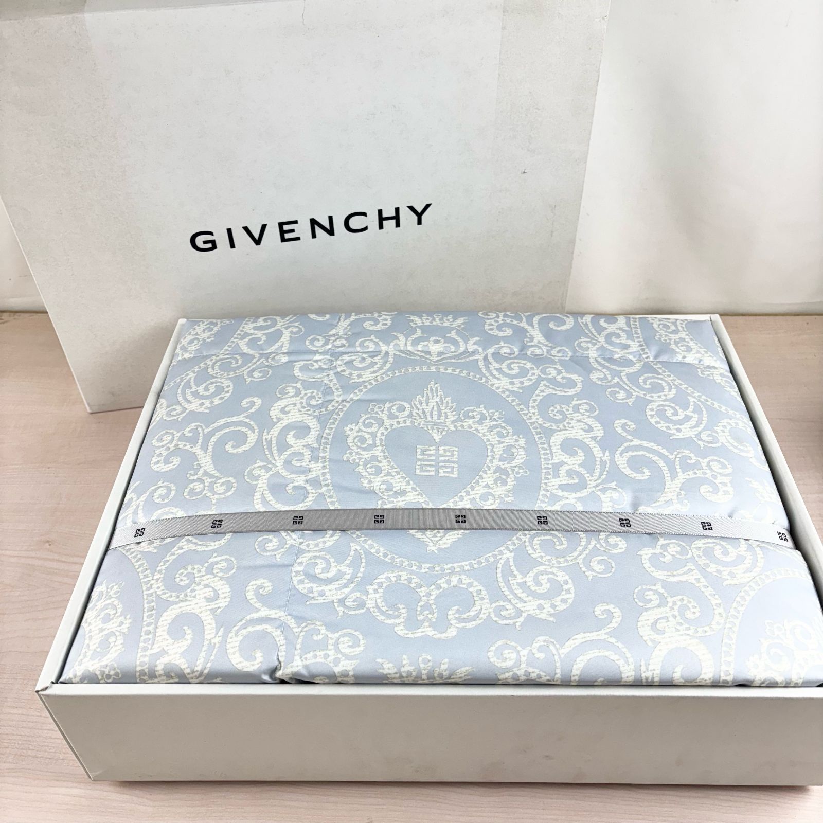 ジバンシー 洗える羽毛 ジバンシー 洗える羽毛肌掛け布団 新品未使用