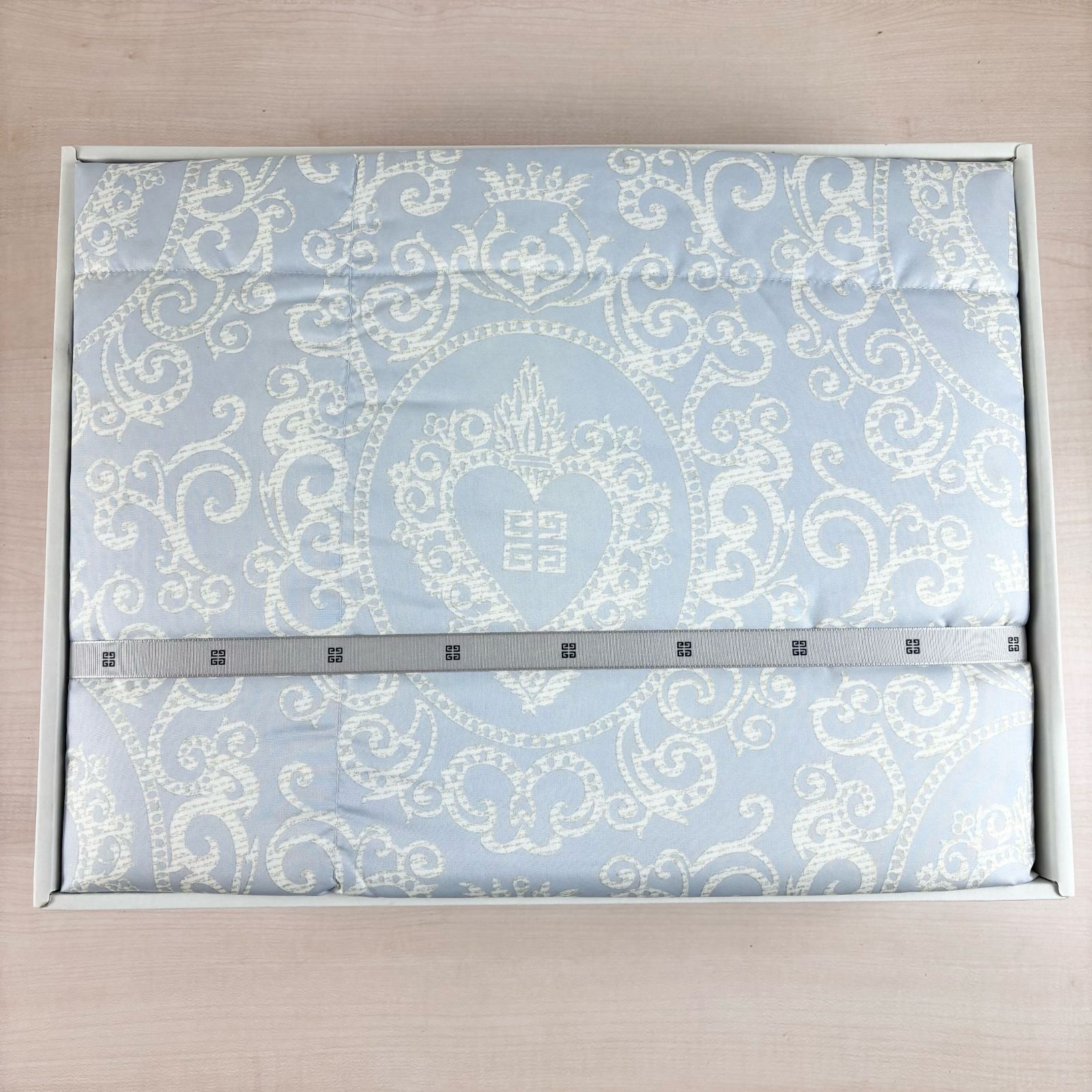 未使用品】GIVENCHY 洗える 羽毛肌掛けふとん 150×210 ホワイトダウン