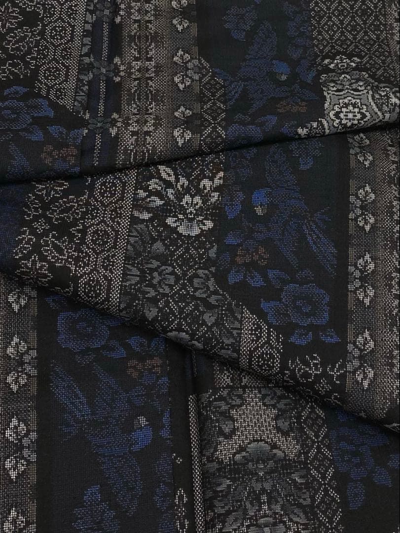 九マルキ 恵積五郎 大島紬 総絣 藍泥絣入 鳥 さが美扱い 正絹 躾糸付き