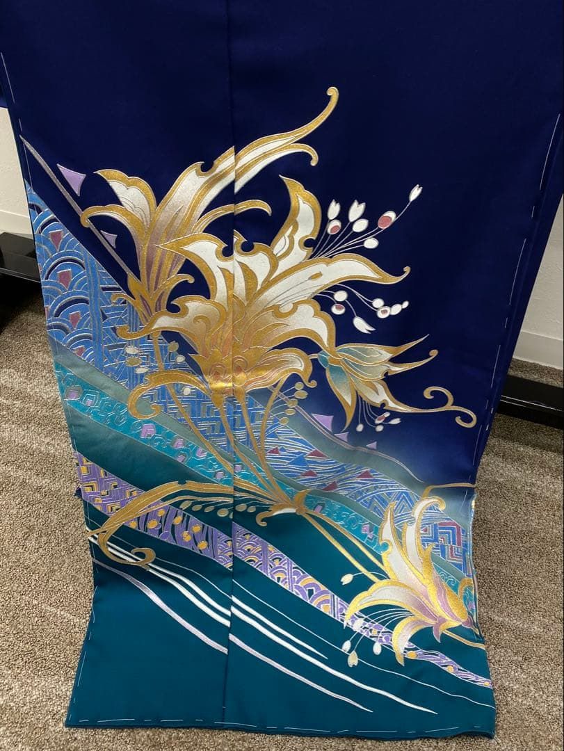 和田光正 落款入 金彩友禅 振袖 仮絵羽 未仕立て品 金彩 銀彩 正絹 和田光正 落款入 金彩友禅 振袖 仮絵羽 未仕立て品 金彩 銀彩 正絹