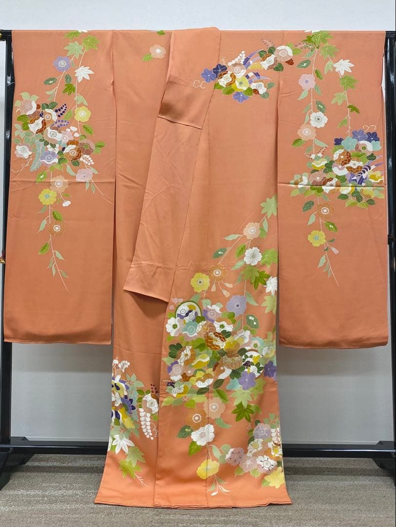 千總謹製 落款入 振袖 仮絵羽 未仕立て品 刺繍 金駒 金彩 正絹 伽羅色 千總謹製 落款入 振袖 仮絵羽 未仕立て品 刺繍 金駒 金彩