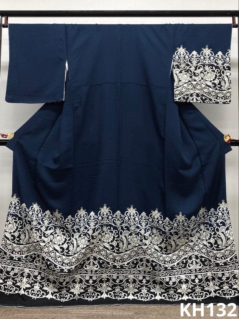 訪問着 蔓草文様 型友禅 金彩 紋意匠 正絹 躾糸付き 暗い青系 訪問着 蔓草文様 型友禅 金彩 紋意匠 正絹 躾糸付き 暗い青系