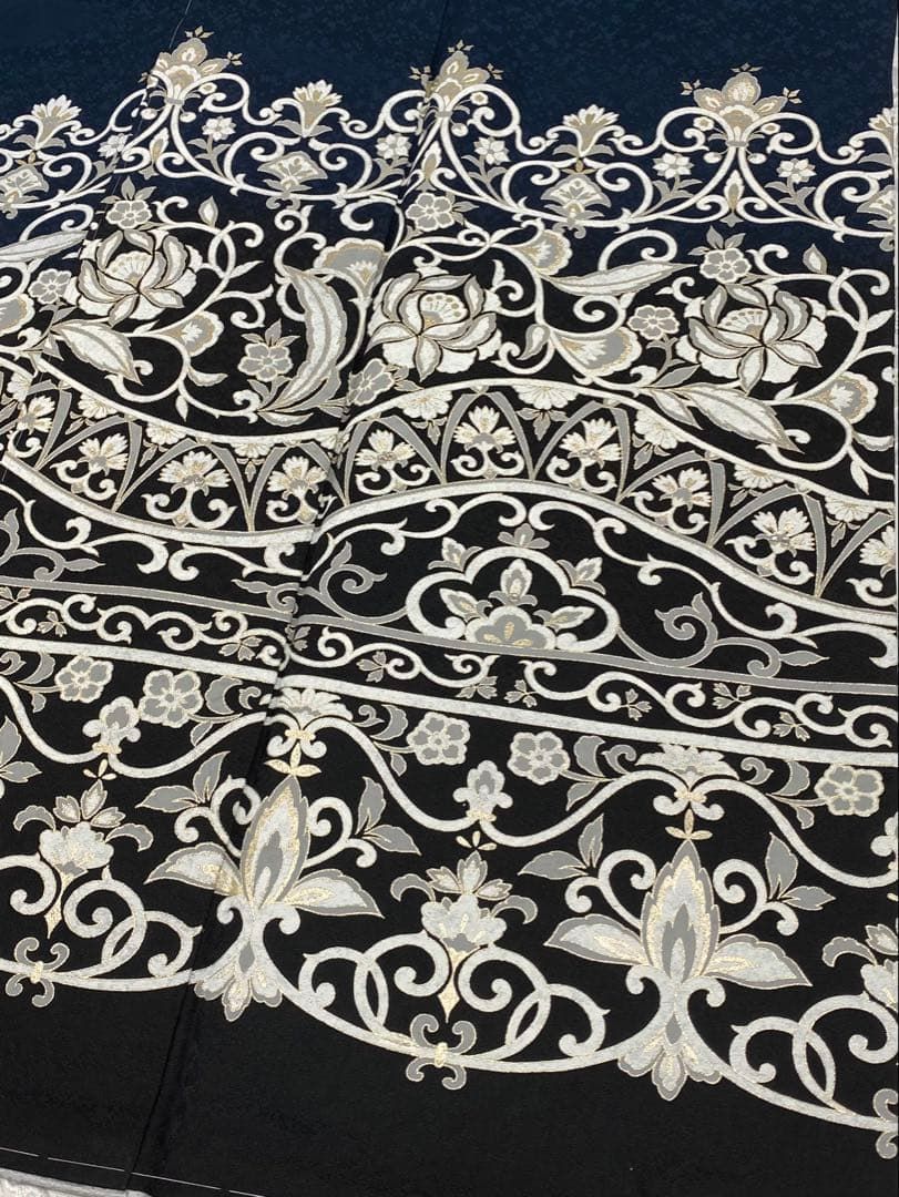 付け下げ 訪問着 ラインストーン 金彩 銀彩 紋意匠 正絹 ネイビー系 躾