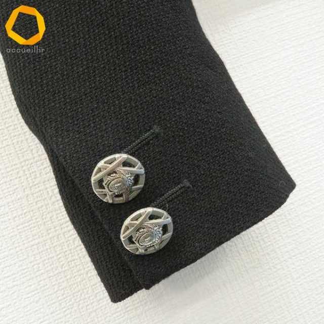 ジャンニヴェルサーチ セットアップ　メディーサ銀ボタン　ピンバッチ付 ジャンニヴェルサーチ セットアップ メディーサ銀ボタン ピンバッチ付