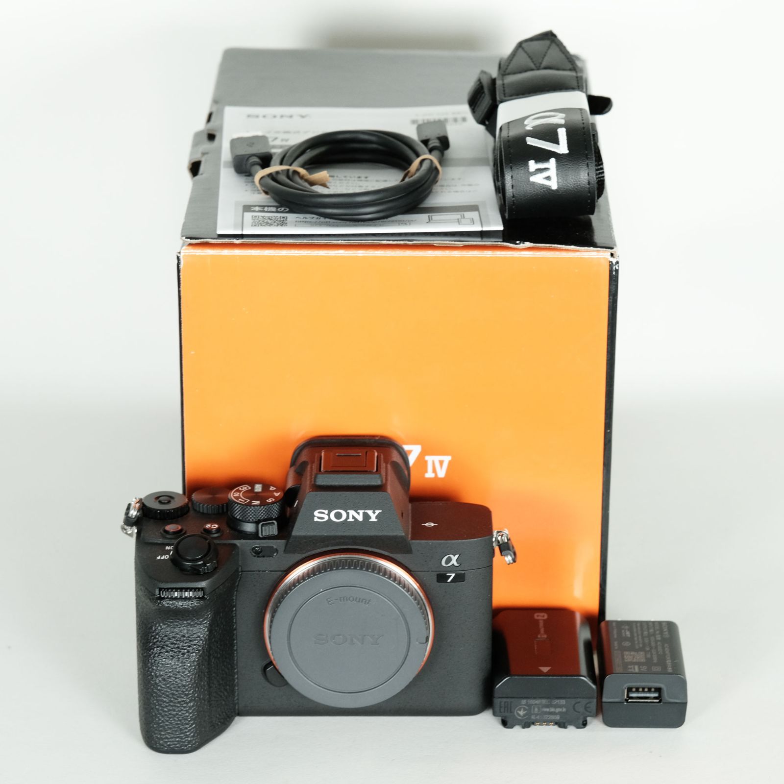 Sony A7 IV ボディ (9,000回未満のシャッター数) Sony A7 IV ILCE-7M4 ボディ 9000回未満 シャッター 美品 美品