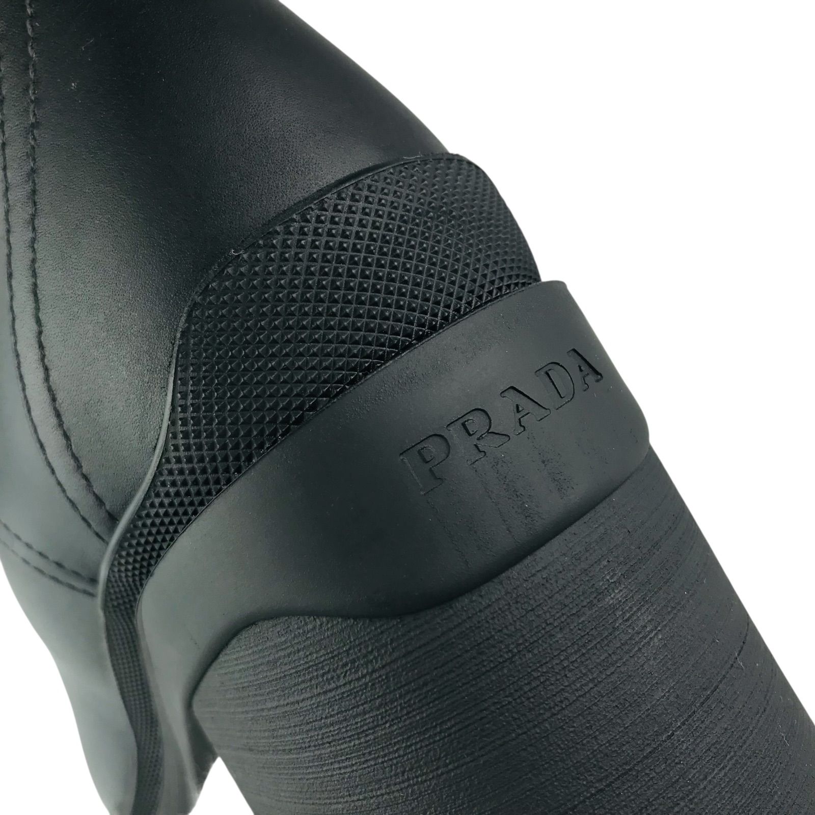  PRADA プラダ レディース レザー エンボス加工ブランドロゴ レースアップ チャンキーヒール ボア ショートブーツ 38 イタリア製 ブラック レディースブーツ 秋冬物 レディース靴 カジュアル ブランド ブーティ ブーツ