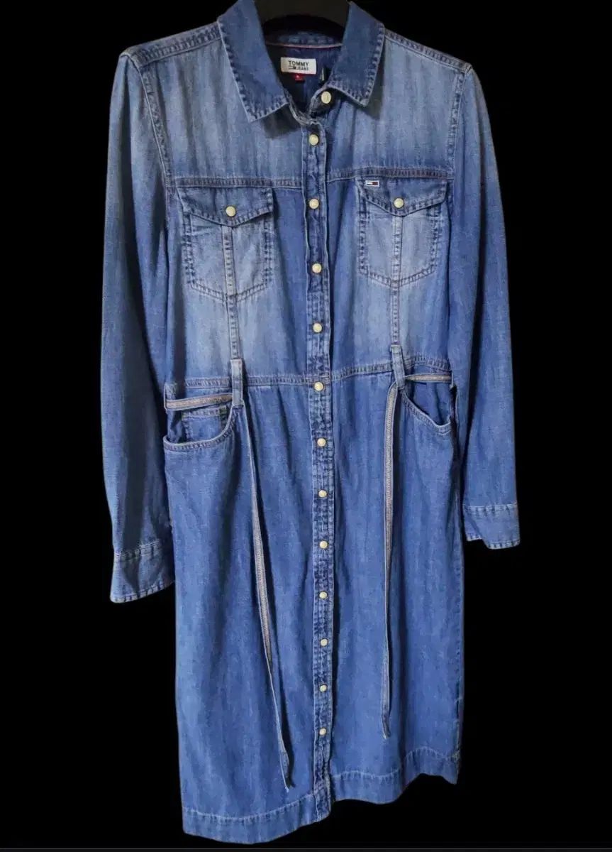 ブルー ボタン装飾