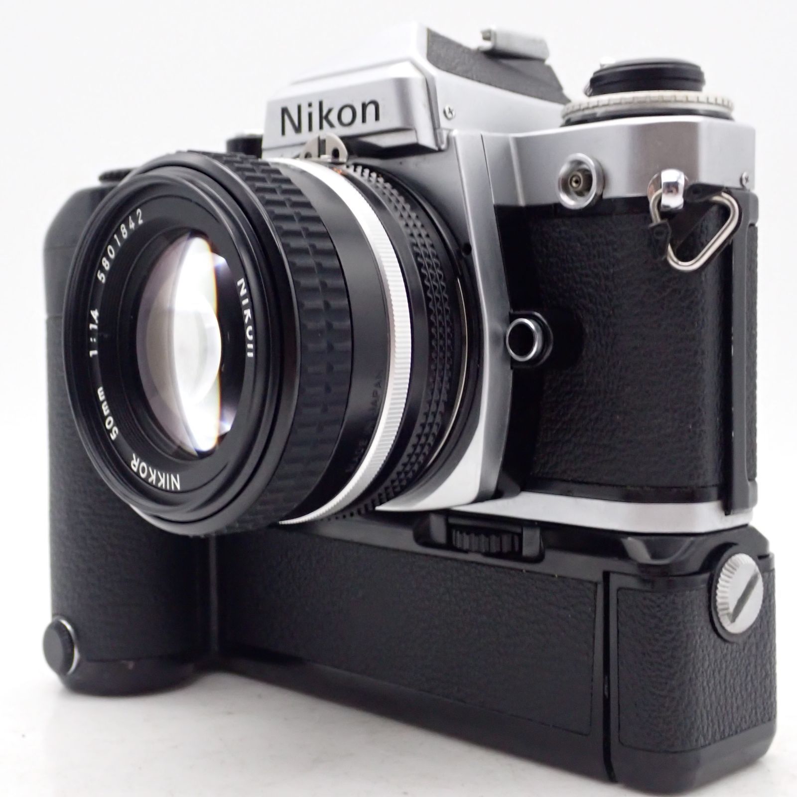 〈美品＋〉Nikon FE2 35mmフィルムカメラ MD-12モータードライブ 美品 Nikon FE2 シルバー 一眼レフフィルムカメラ MD-12 モーター