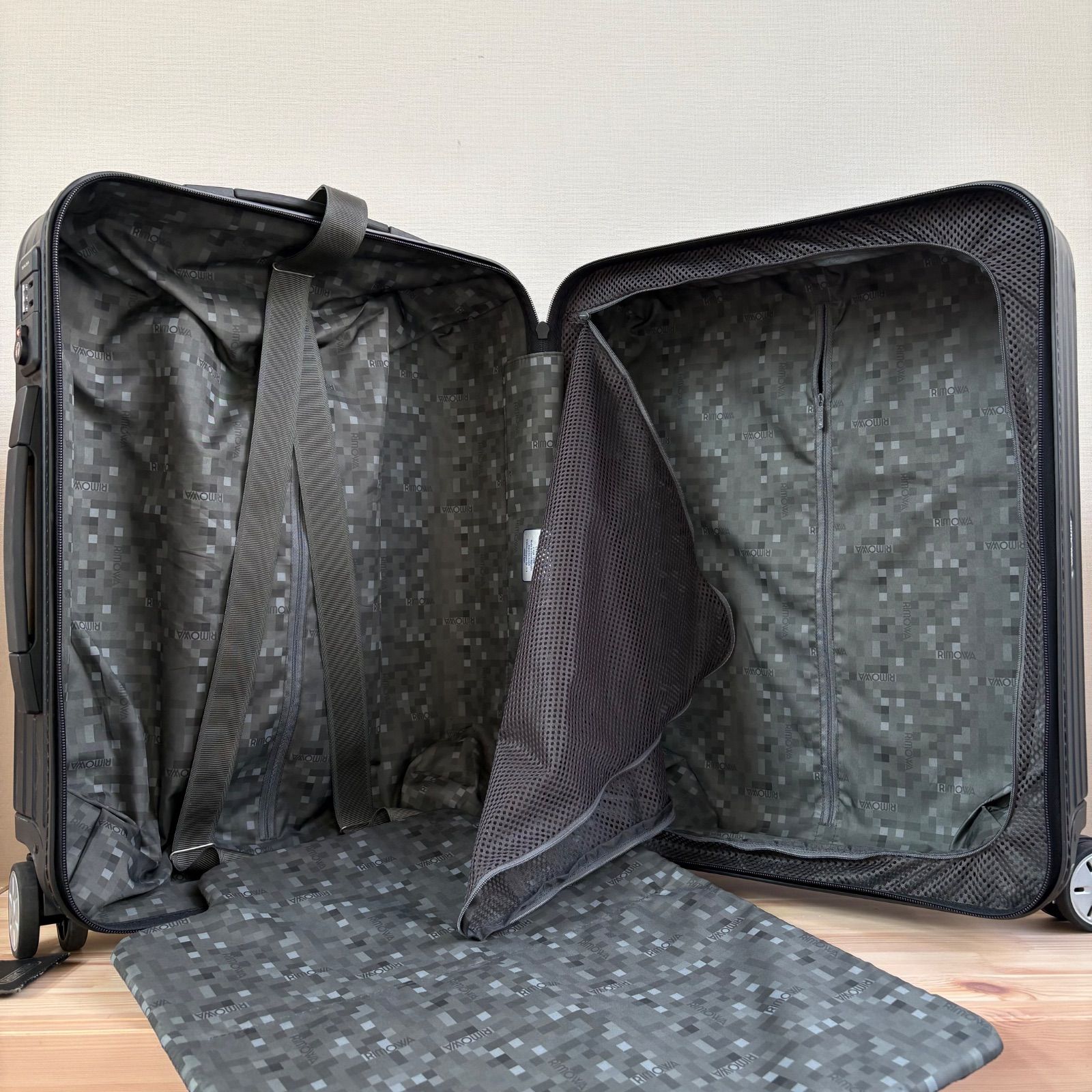 RIMOWA SALSA 52 L CABIN 4輪 リモワ サルサ ブラック キャリーケース