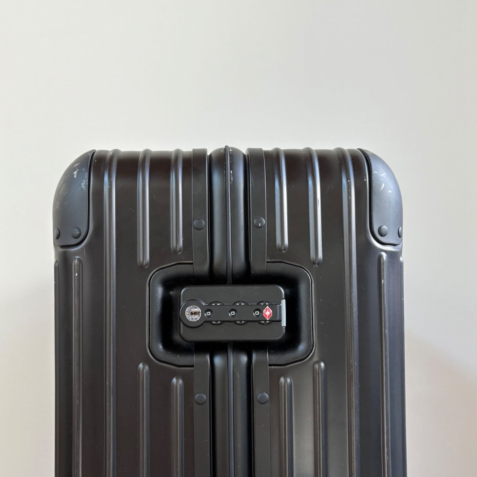 極美・98L・ガーメント付 RIMOWA TOPAS STEALTH E-TAG RIMOWA TOPAS STEALTH E-TAG 98L リモワ トパーズ ステルス 電子タグ