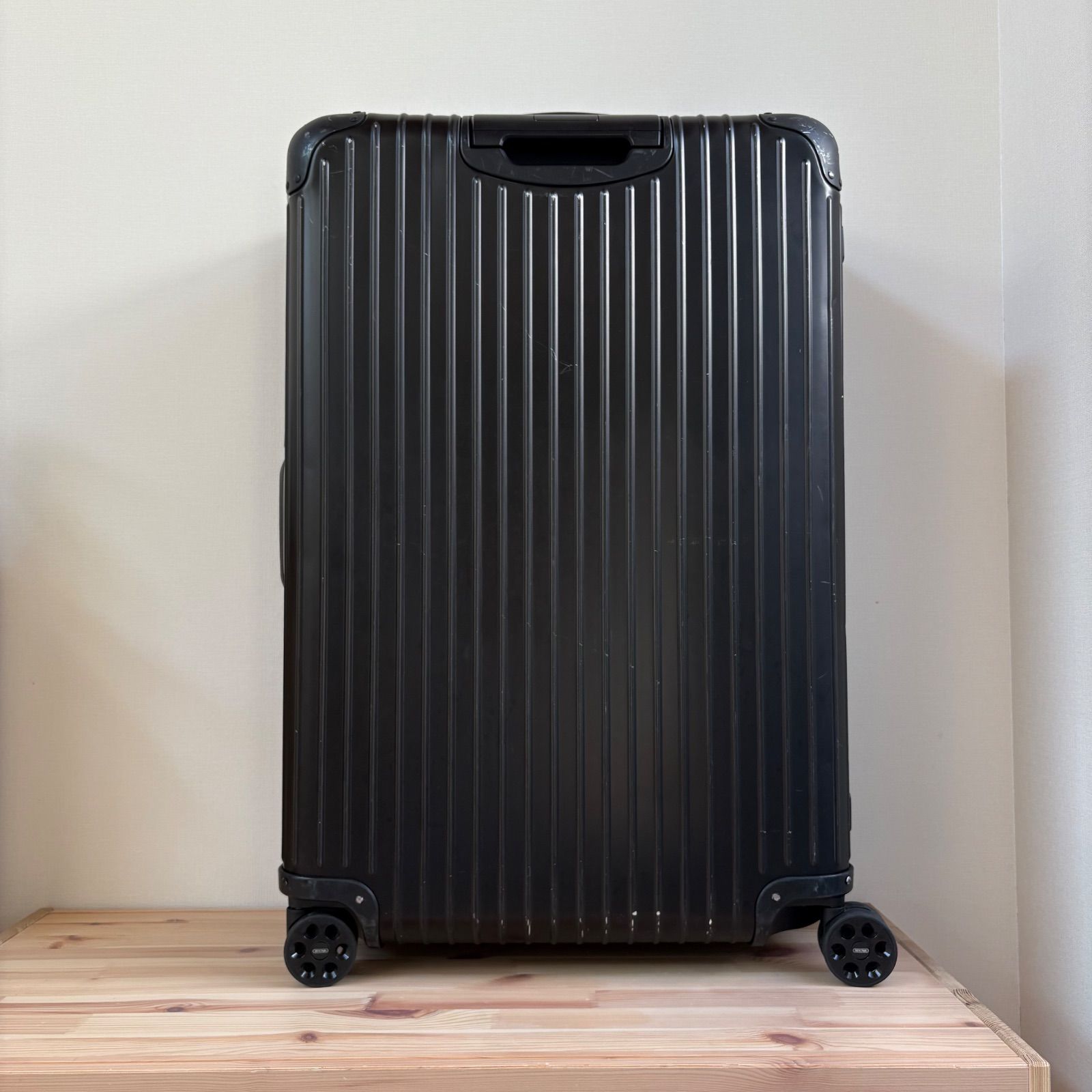 極美・98L・ガーメント付 RIMOWA TOPAS STEALTH E-TAG RIMOWA TOPAS STEALTH E-TAG 98L リモワ トパーズ ステルス 電子タグ
