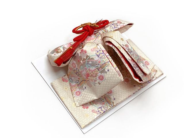 古典柄 絵羽付け着物と結び帯セット