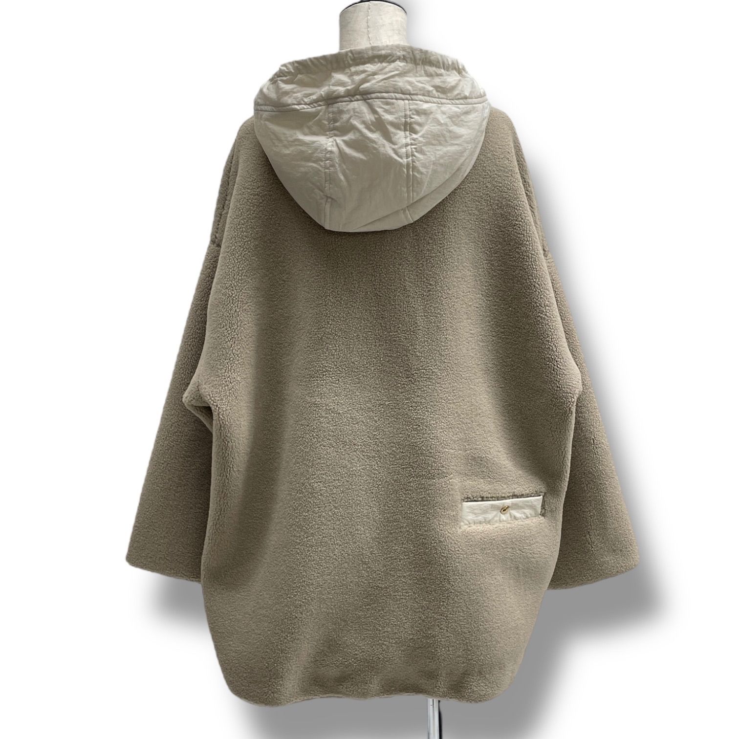 リヴドロワ RIVE DROITE ポンチョ コート SNS総再生回数250万回突破