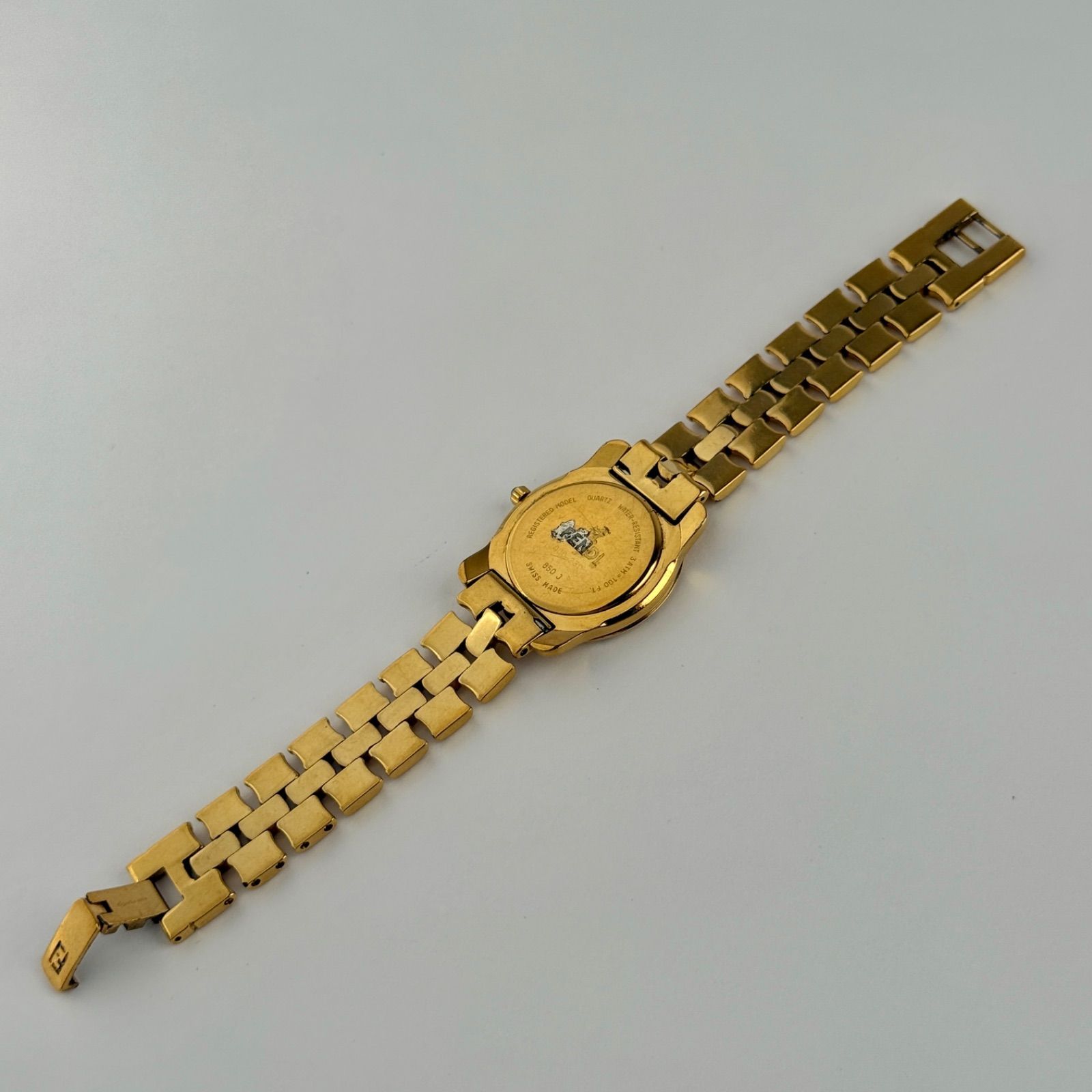 フェンディ 850J 新品電池 レディース ラウンド 腕時計 057 - メルカリ