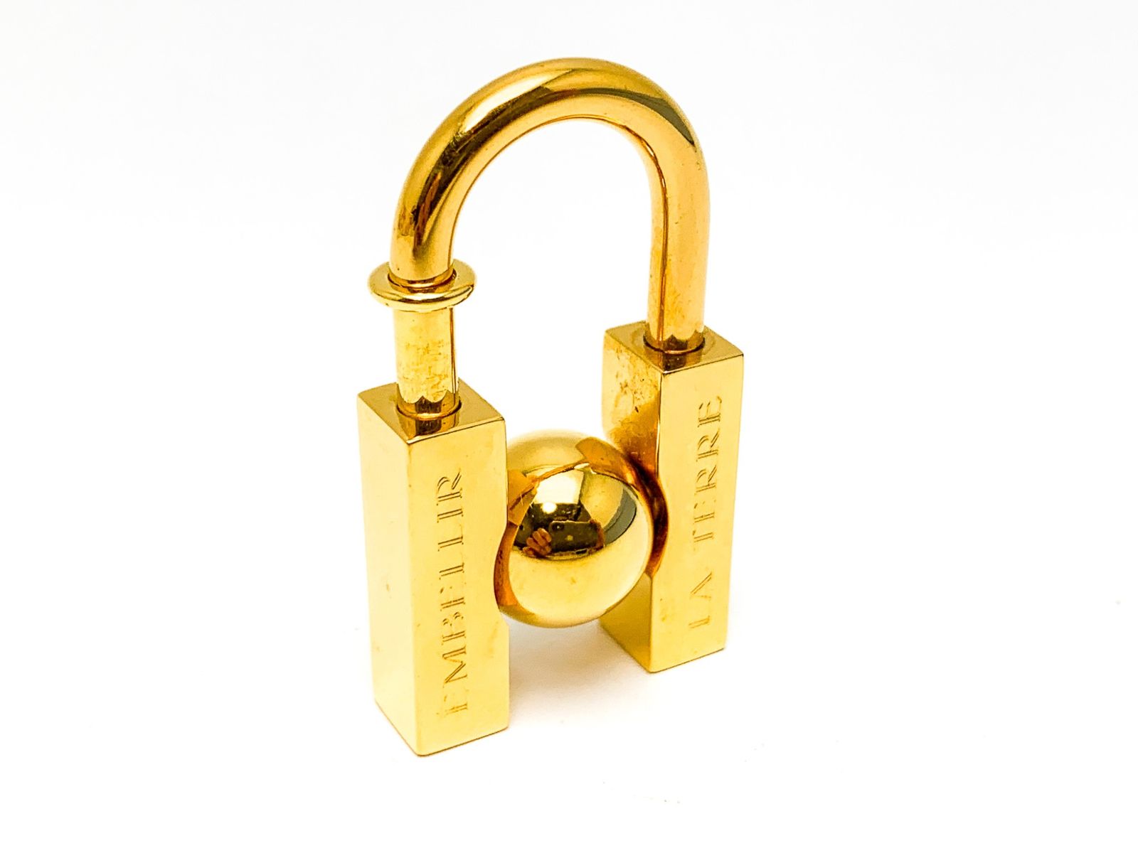 HERMES エルメス 地球 未知なる地球の美を求めて カデナチャーム 2001