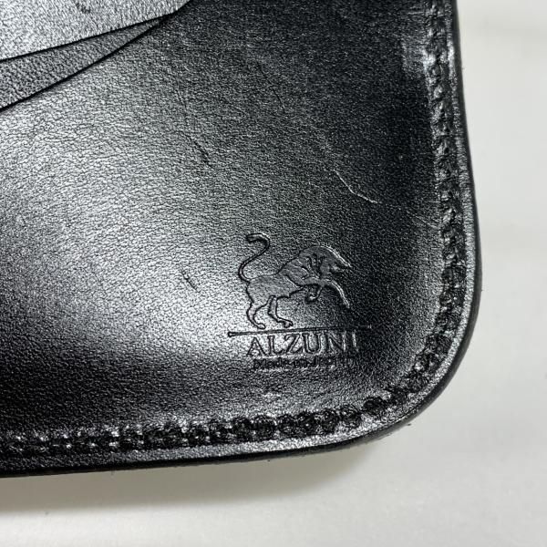【中古】ALZUNI パイソン柄 コンチョ、レザーチェーン付き二つ折り長財布 ホワイト/ベージュ/ブラック[19][240019511815] 中古】ALZUNI パイソン柄 コンチョ、レザーチェーン付き二つ折り長財布