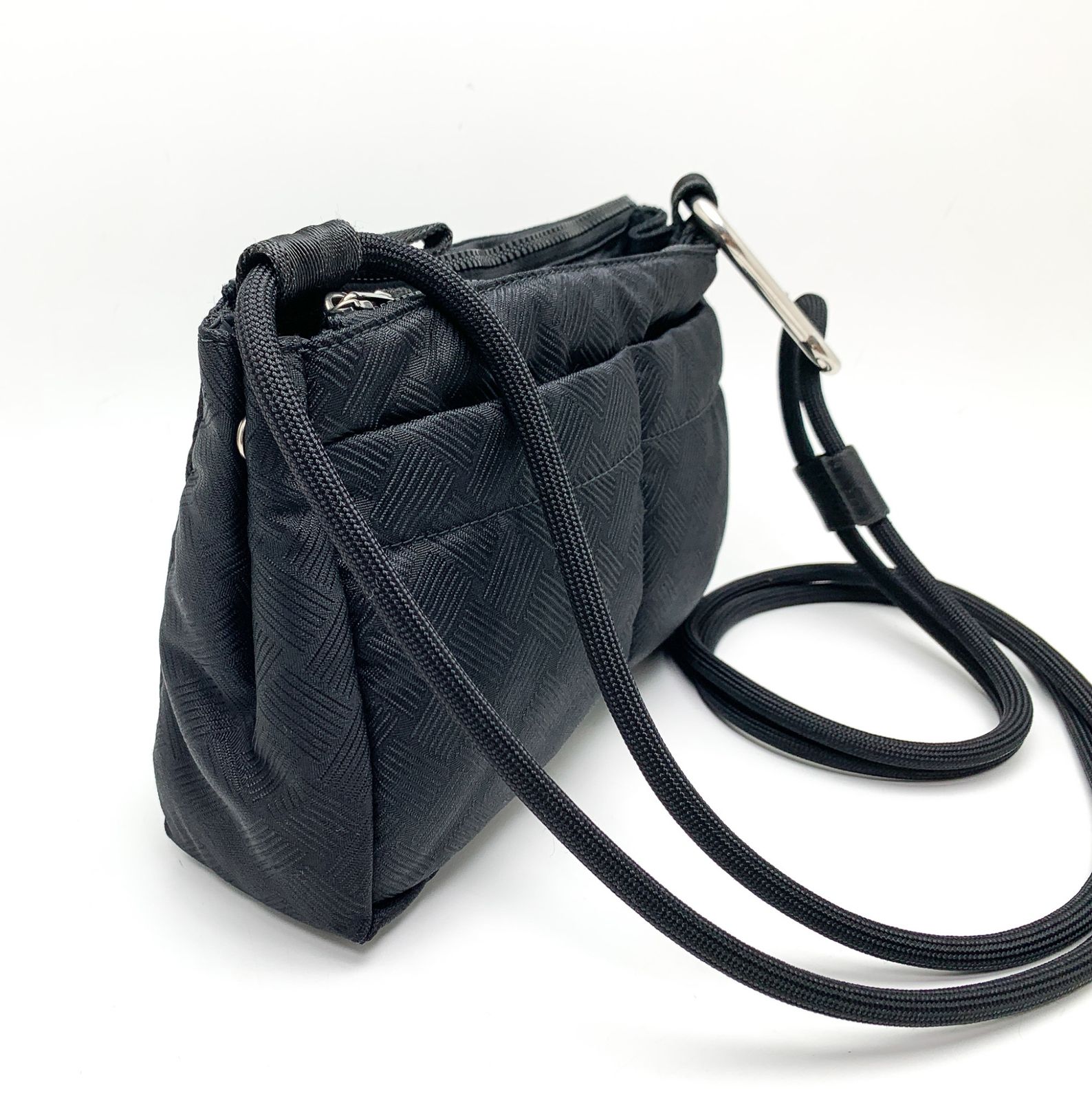 BOTTEGA VENETA ボッテガヴェネタ 黒 ブラック ジャガードナイロン 