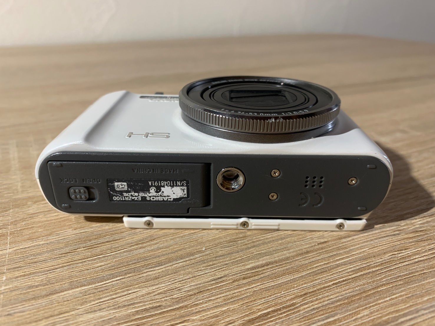 6231 Casio EXILIM EX-ZR1100 ホワイト デジカメ - メルカリ