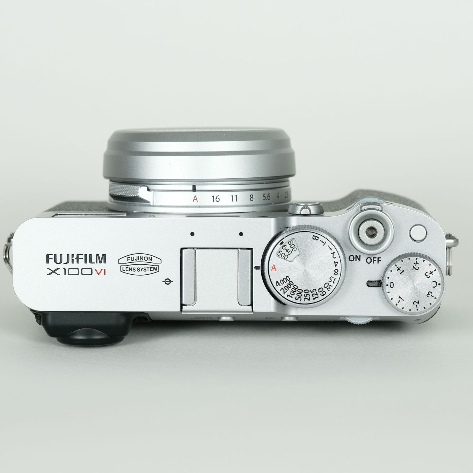 美品 | シャッター数2,200回] FUJIFILM X100VI [シルバー