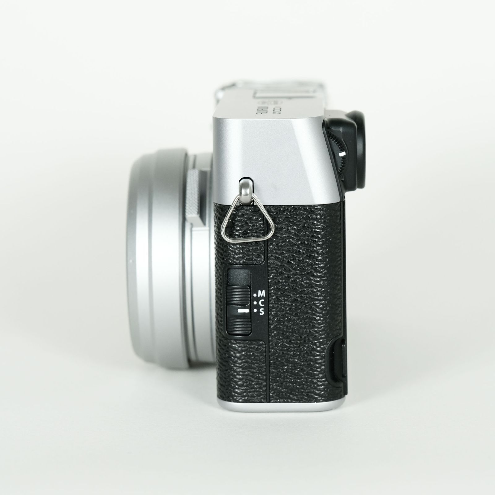 美品 | シャッター数2,200回] FUJIFILM X100VI [シルバー