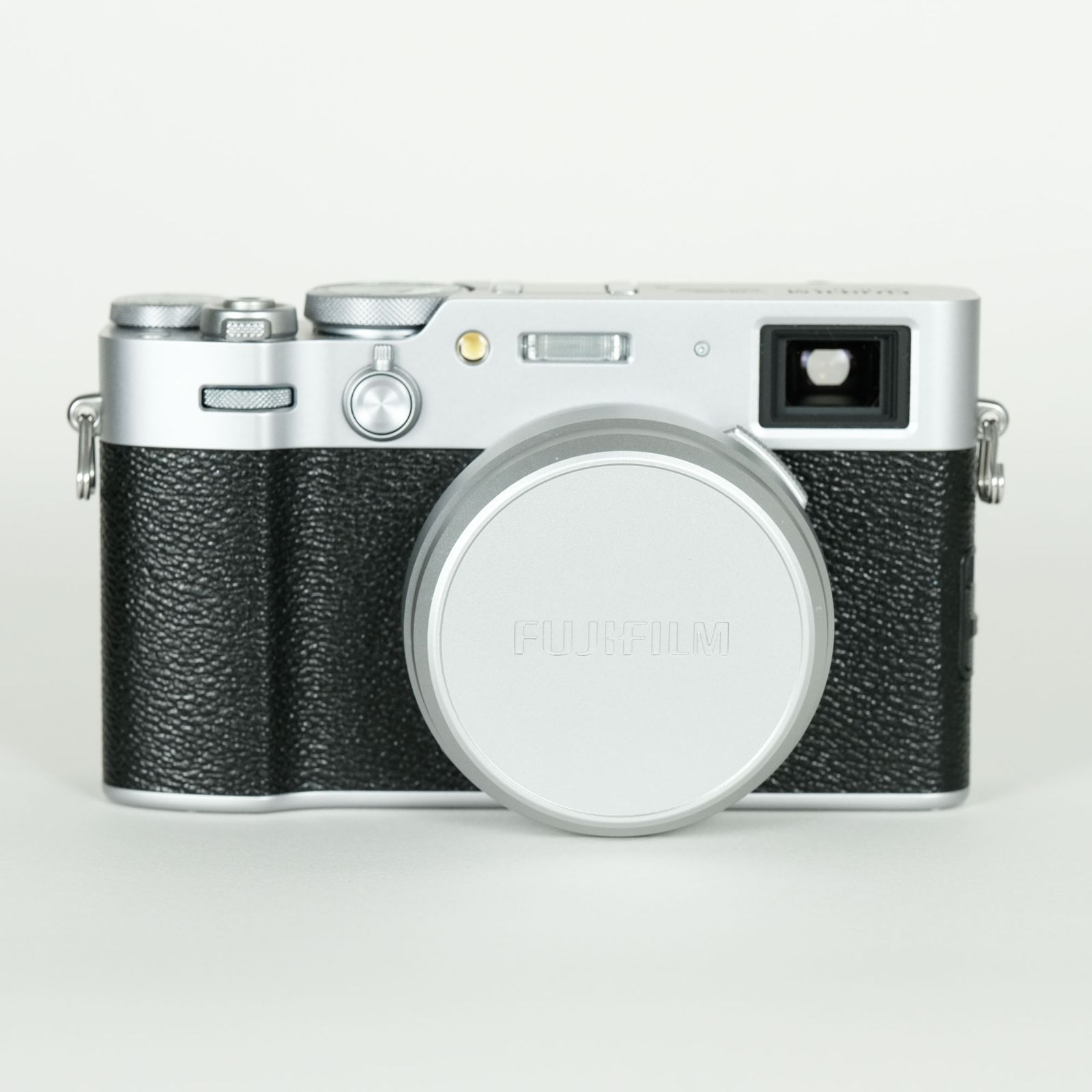 【美品】Fujifilm x100vi 元箱付/シャッター数2,000回 美品 | シャッター数2,200回] FUJIFILM X100VI [シルバー