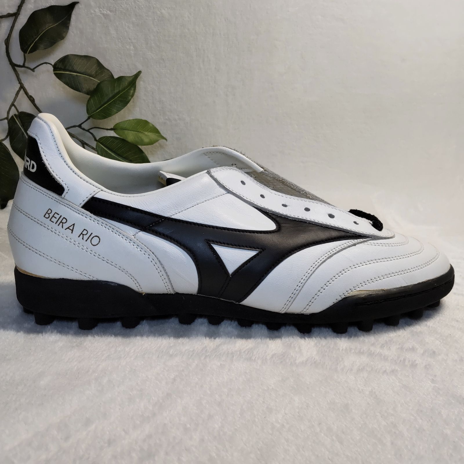 ミズノ限定品モレリアZEROサッカーシューズ ブラック/ホワイト28.0cm