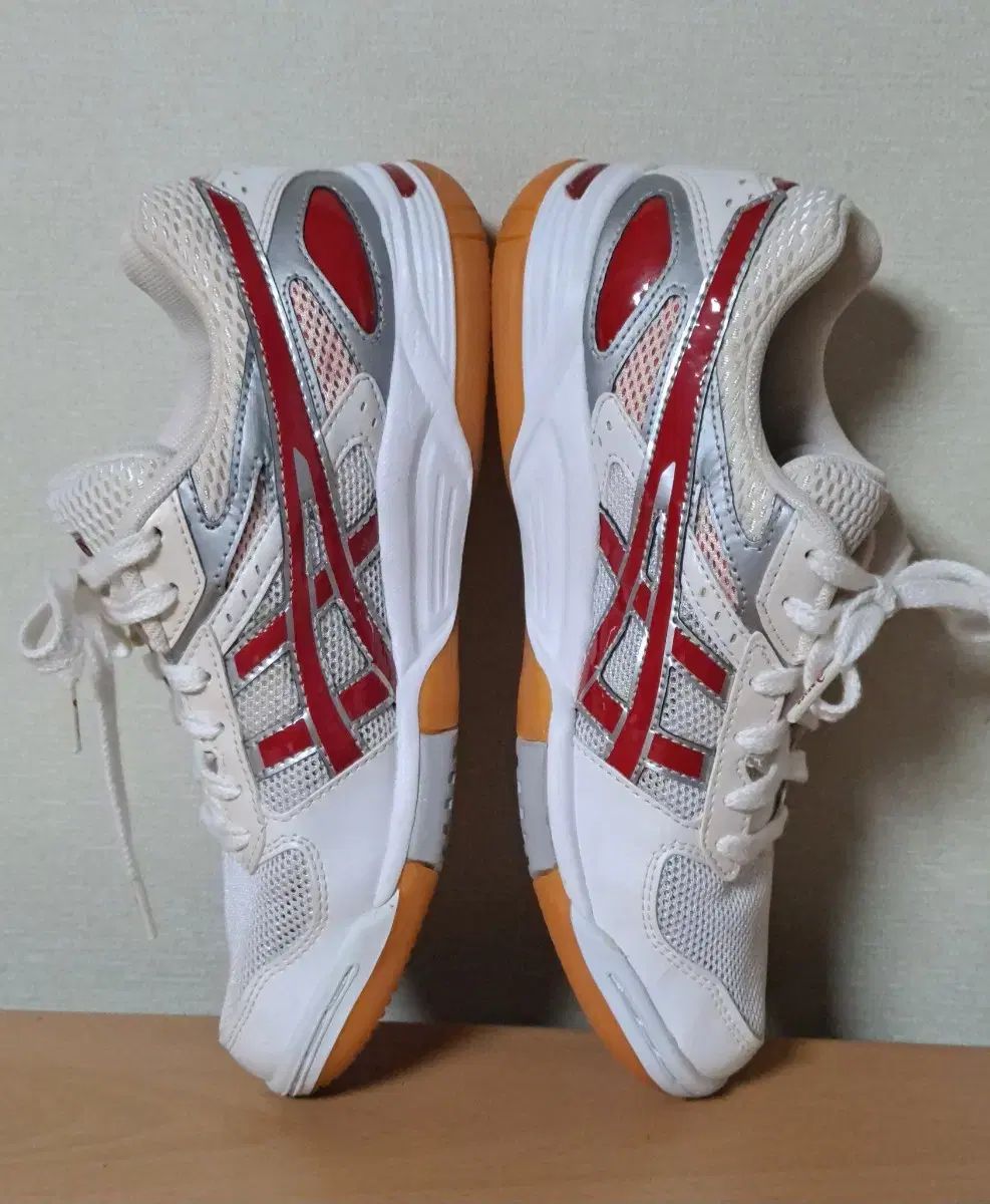 バレーボールシューズ