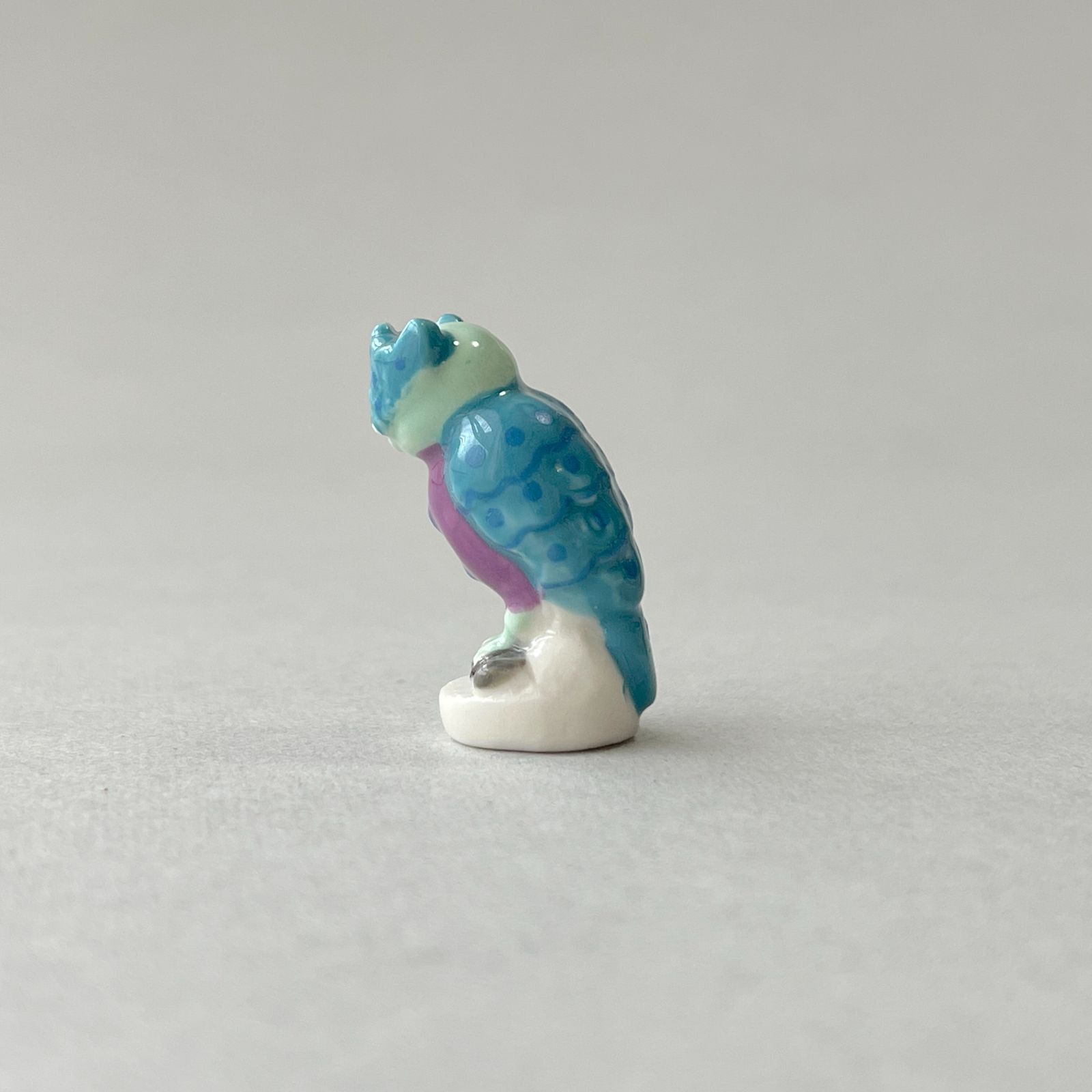 フェーヴ 金彩のふくろう⑤ フランス フェーブ ミニチュア陶器 m-0487