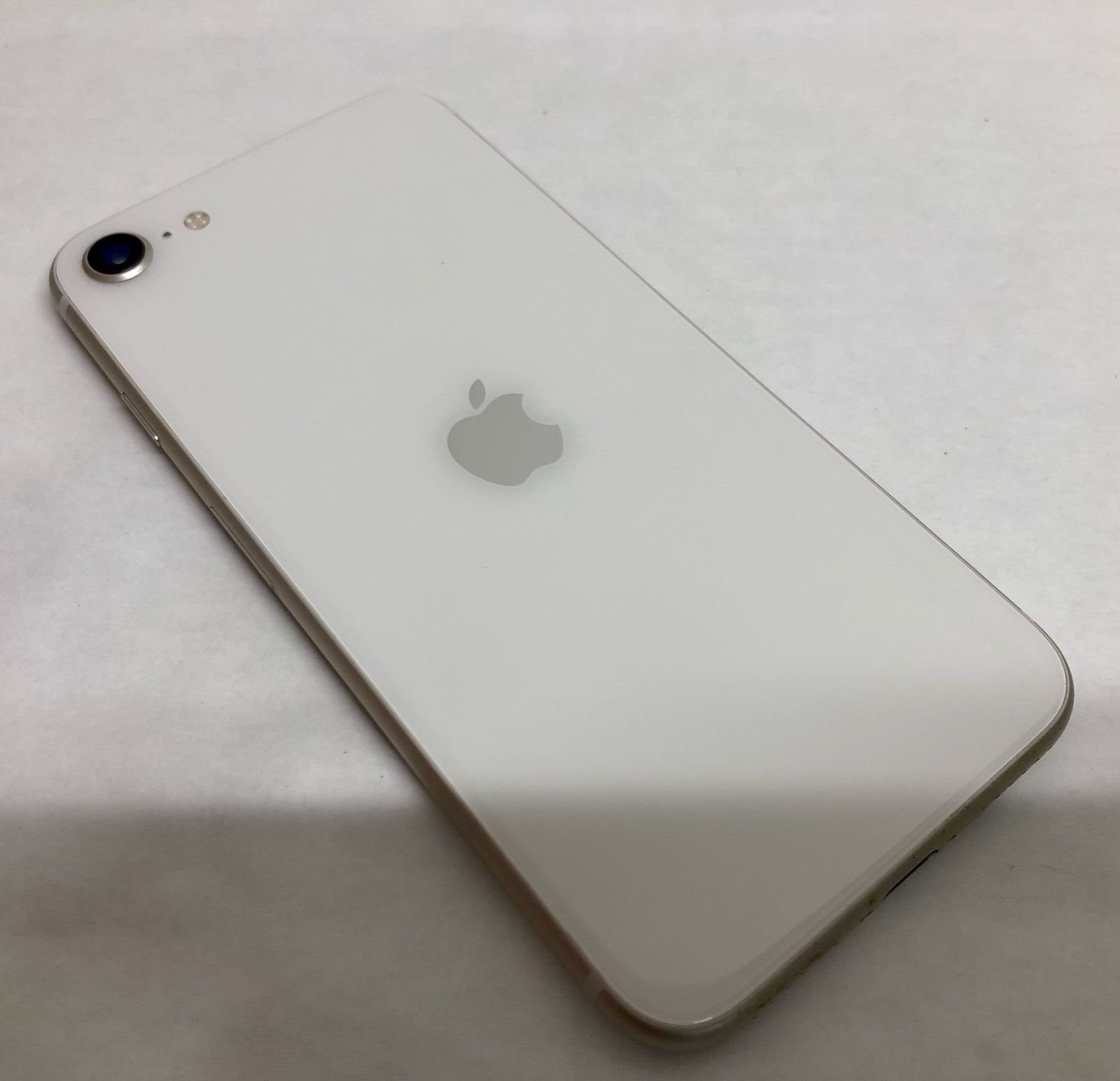 金モバ】☆大特価☆美品☆simフリー☆iPhone SE 第3世代 (SE3)/64GB