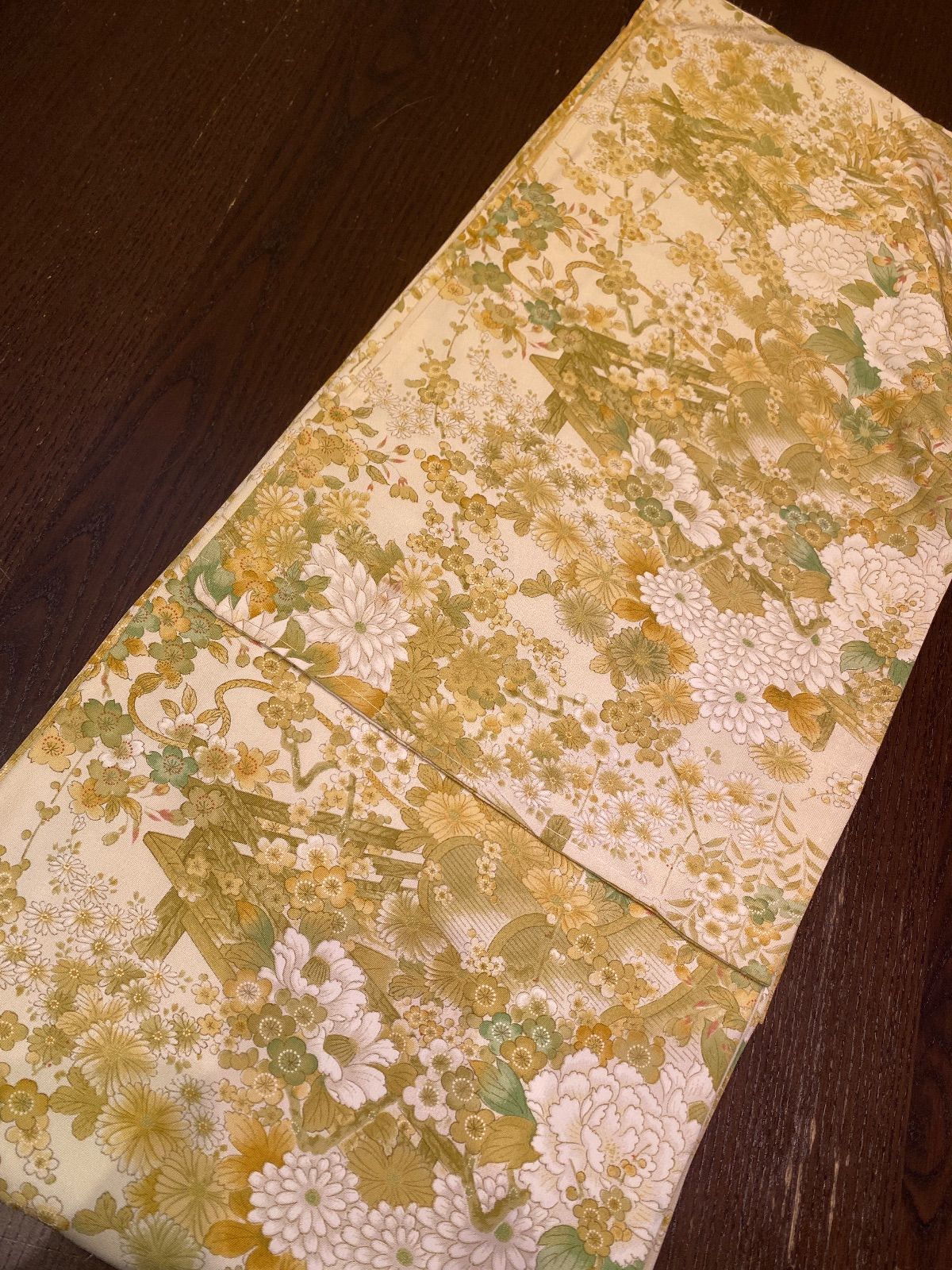 着物まとめ売り 正絹振袖4枚 留袖1枚 着用可 リメイク素材 目立った