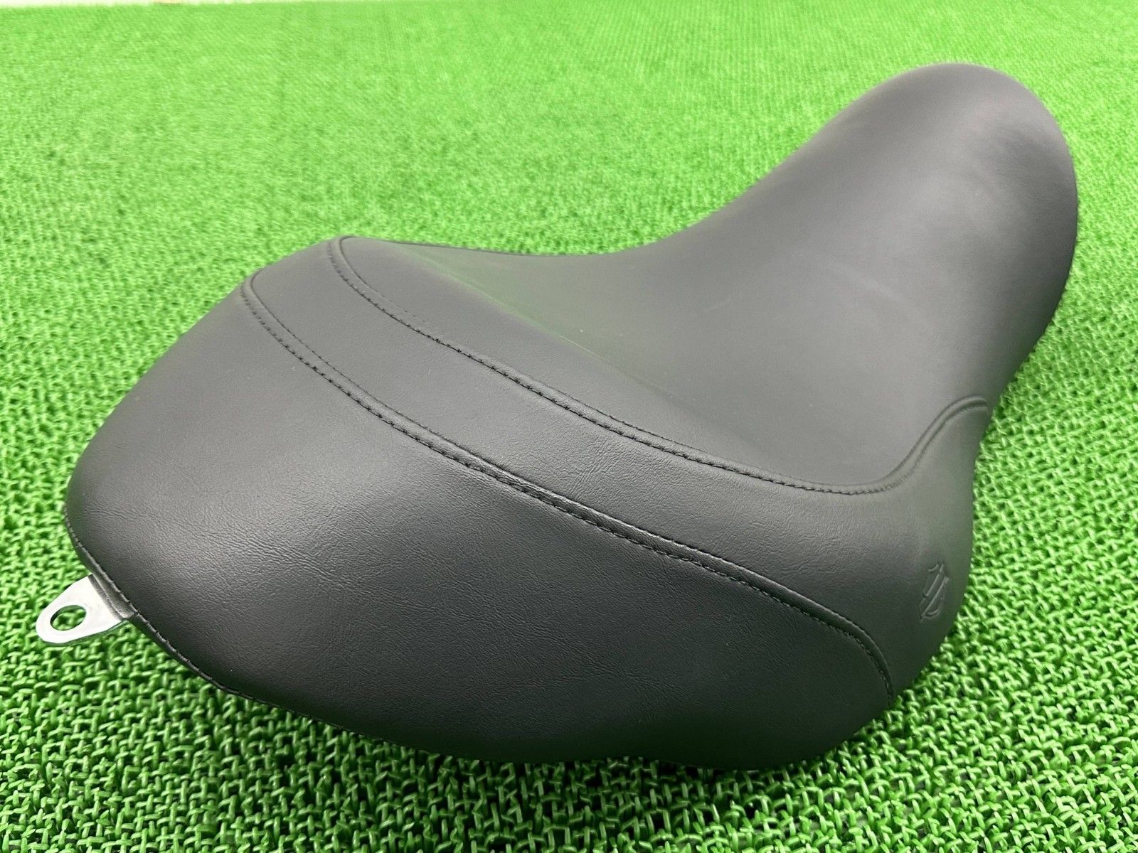 スポーツスター、スーパーリーチ・ソロシート |ハーレーパーツ専門店