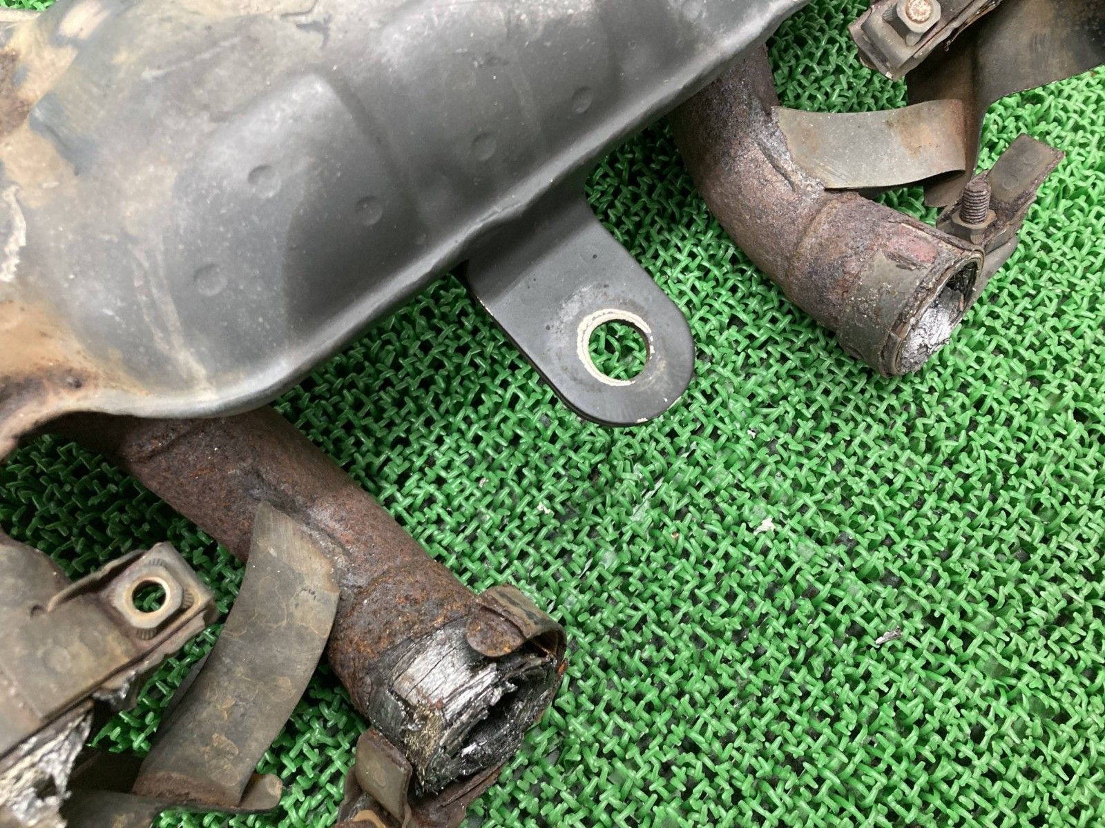 中古 ヤマハ 純正 バイク 部品 V-MAX サイレンサーマフラー 純正 1UT コケキズ無し そのまま使える 車検 Genuine V-MAX サイレンサーマフラー 1UT ヤマハ 純正 中古 バイク 部品