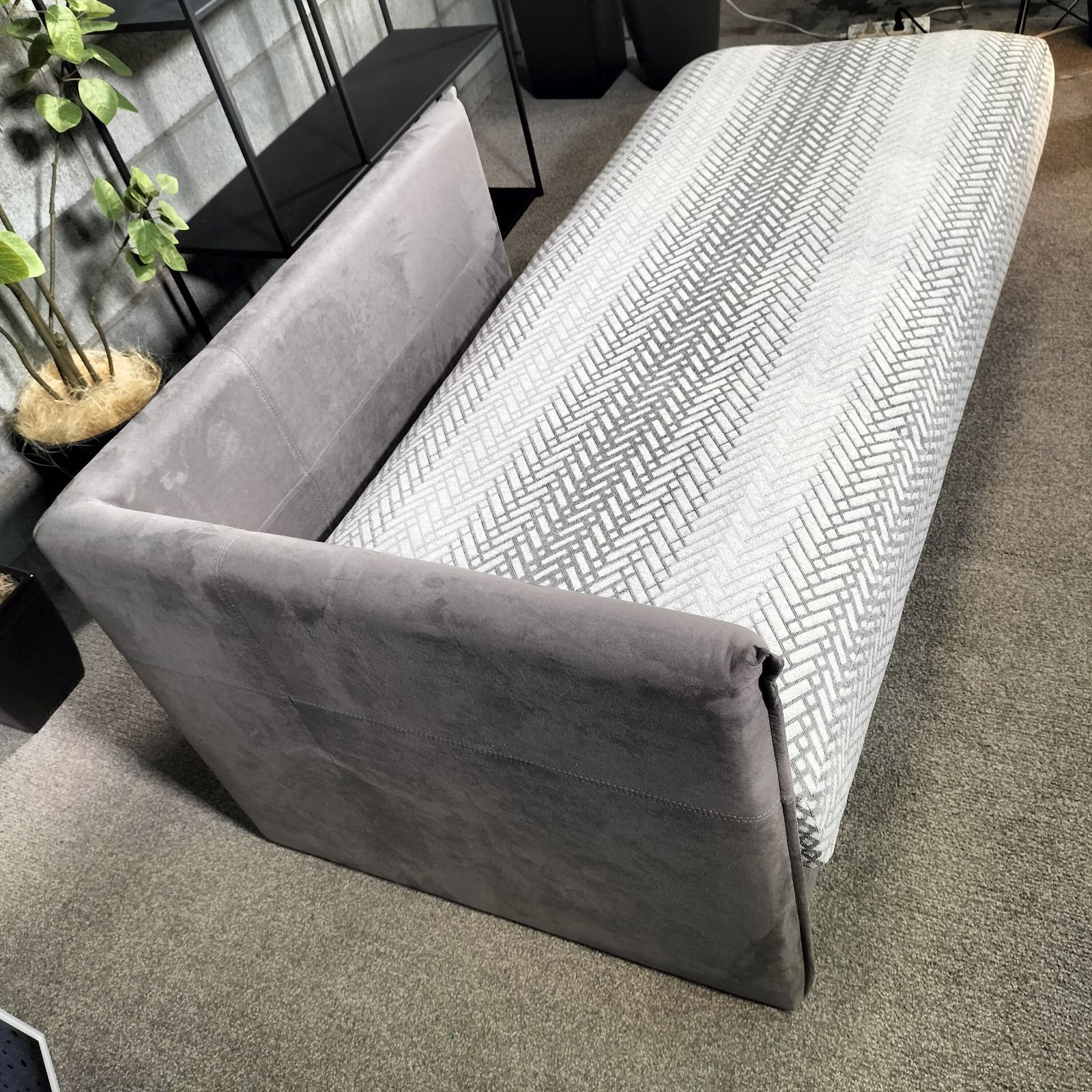 クッション2個付き