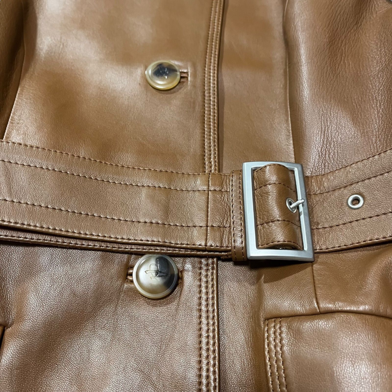 未使用級 Aquascutum アクアスキュータム レザーコート ベルテッド