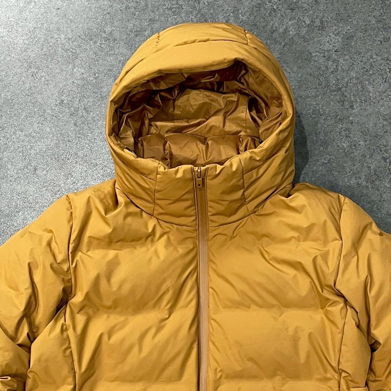 【美品】ユニクロ　シームレスダウンパーカー Mサイズ イエロー 美品】ユニクロ｜シームレスダウンパーカー（3Dカット）（イエロー
