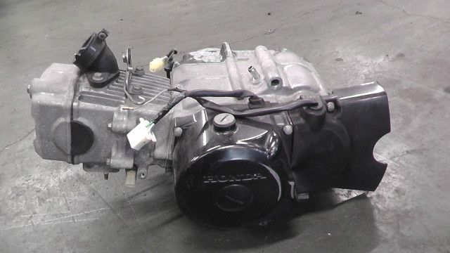 カブFI AA01-1724xxx の エンジン 1761615954