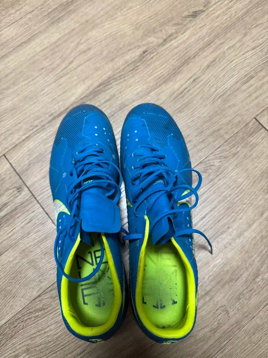 【送料無料】＋【高品質】! ヴェイパー11 ネイマール シグネチャー 260