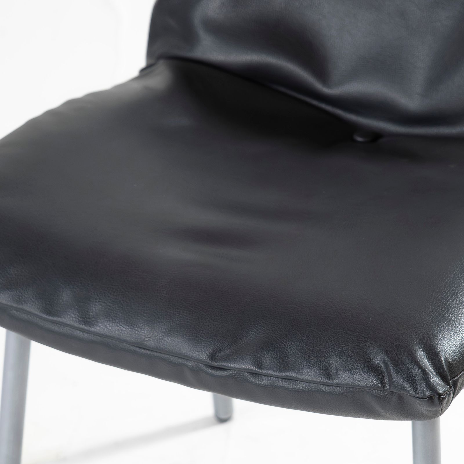 ダイニングチェア リーンロゼ ligne roset ROSETCalin ロゼカラン PVC