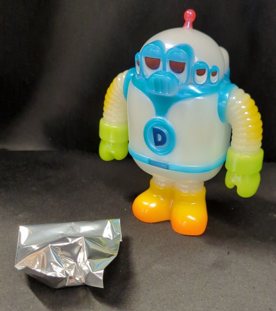 MOGWORK'S 六つ目ロボットディクター しろくまカラー ソフビQ限定