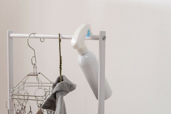 ランドリーハンガー キャスター付き バスケット付き 洗濯 ランドリーバスケット 洗濯物 収納 シンプル 洗濯カゴ 洗濯物入れ ホワイト 白 ダークグレー NEXPOTALLINN_EU