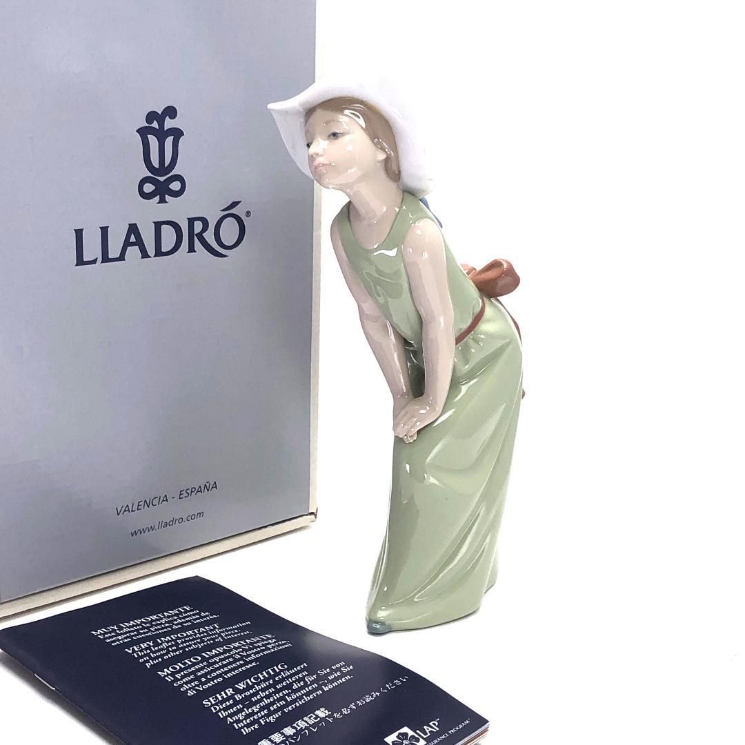 美品・箱付き】LLADRO リヤドロ／好奇心の強い少女／5009／陶器