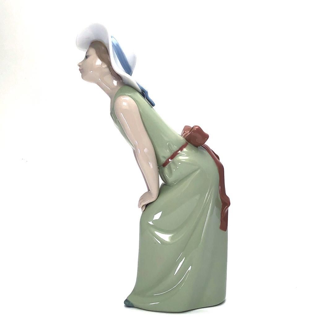 美品・箱付き】LLADRO リヤドロ／好奇心の強い少女／5009／陶器