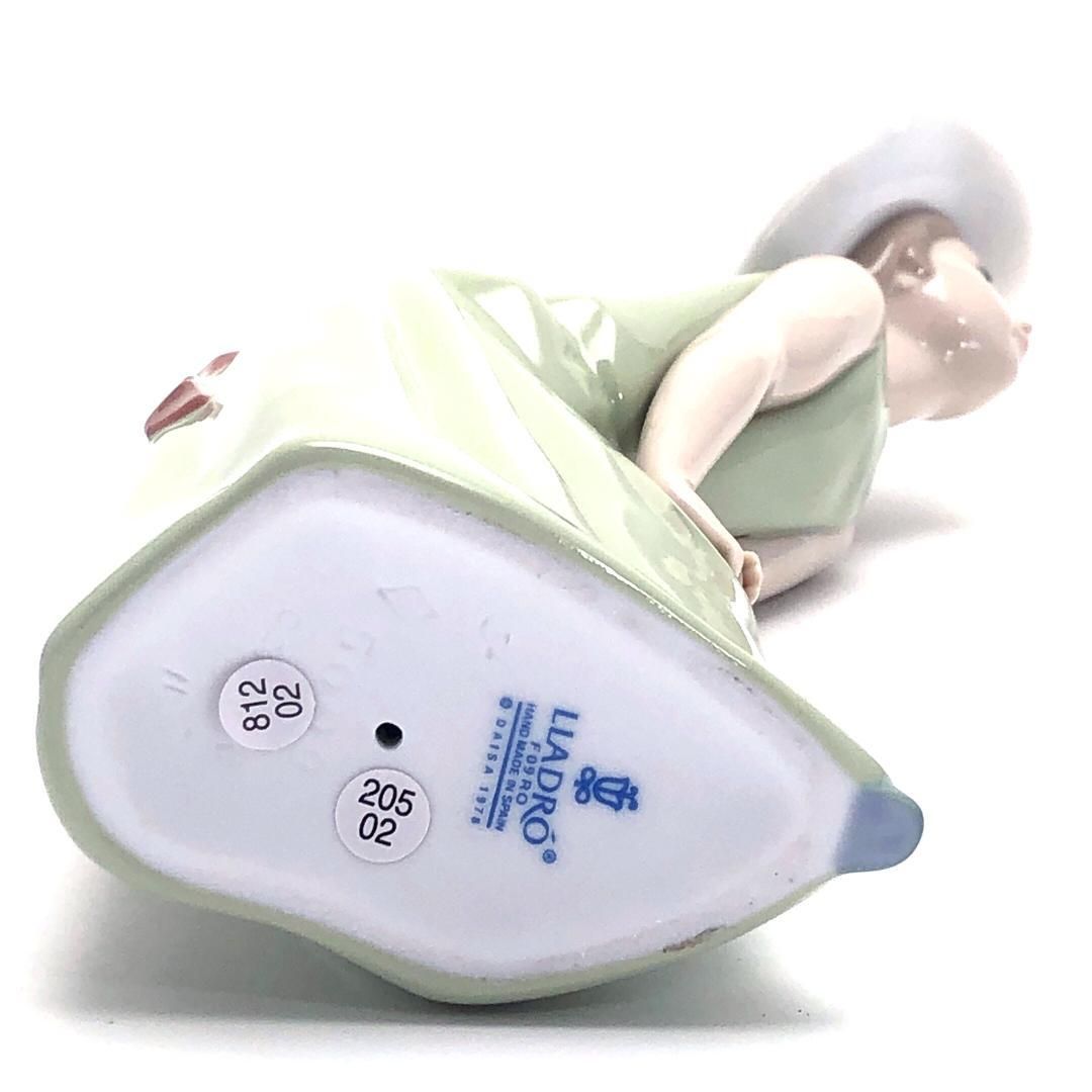 美品・箱付き】LLADRO リヤドロ／好奇心の強い少女／5009／陶器