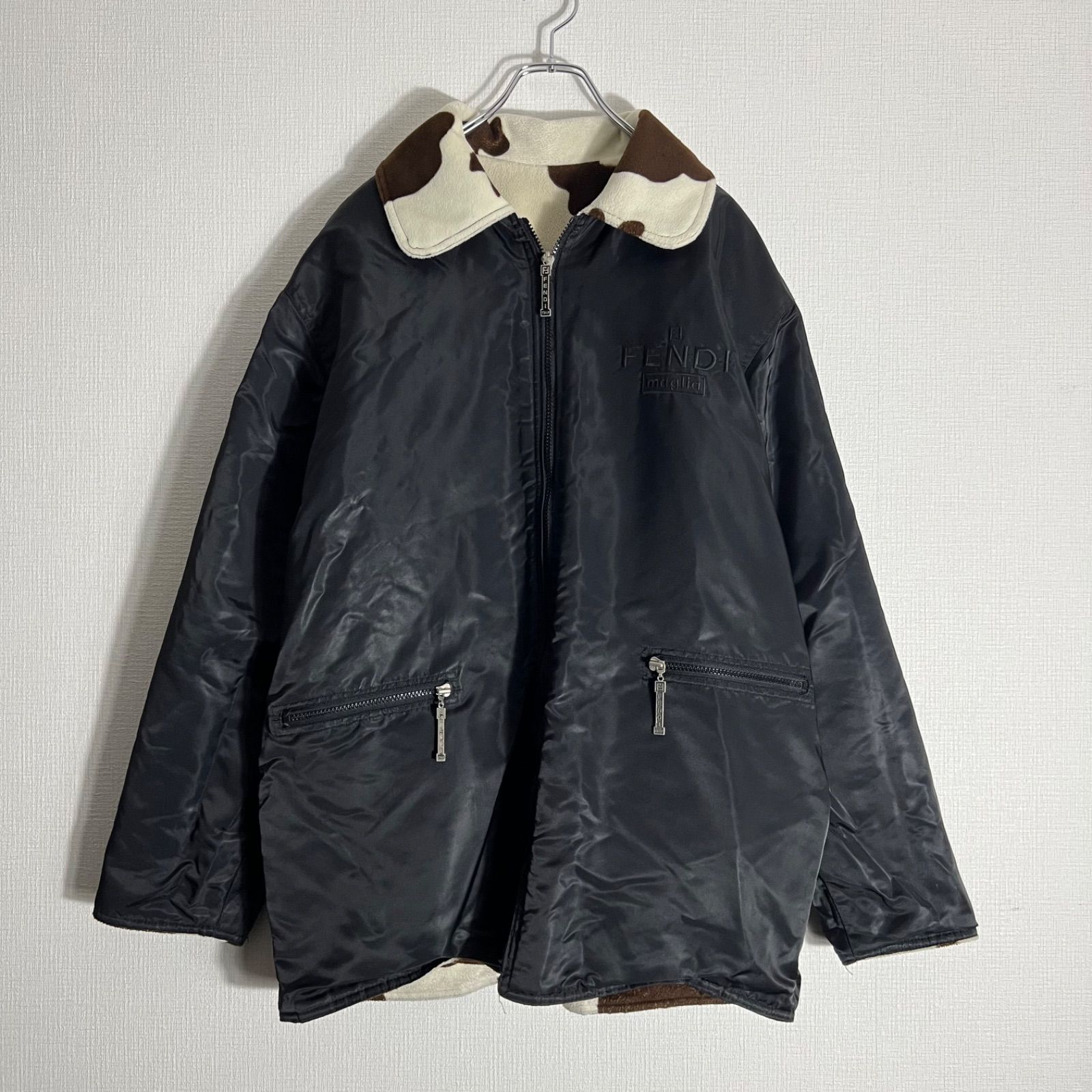 希少モデル】FENDI フェンディ バッグロゴ リバーシブルカウ柄