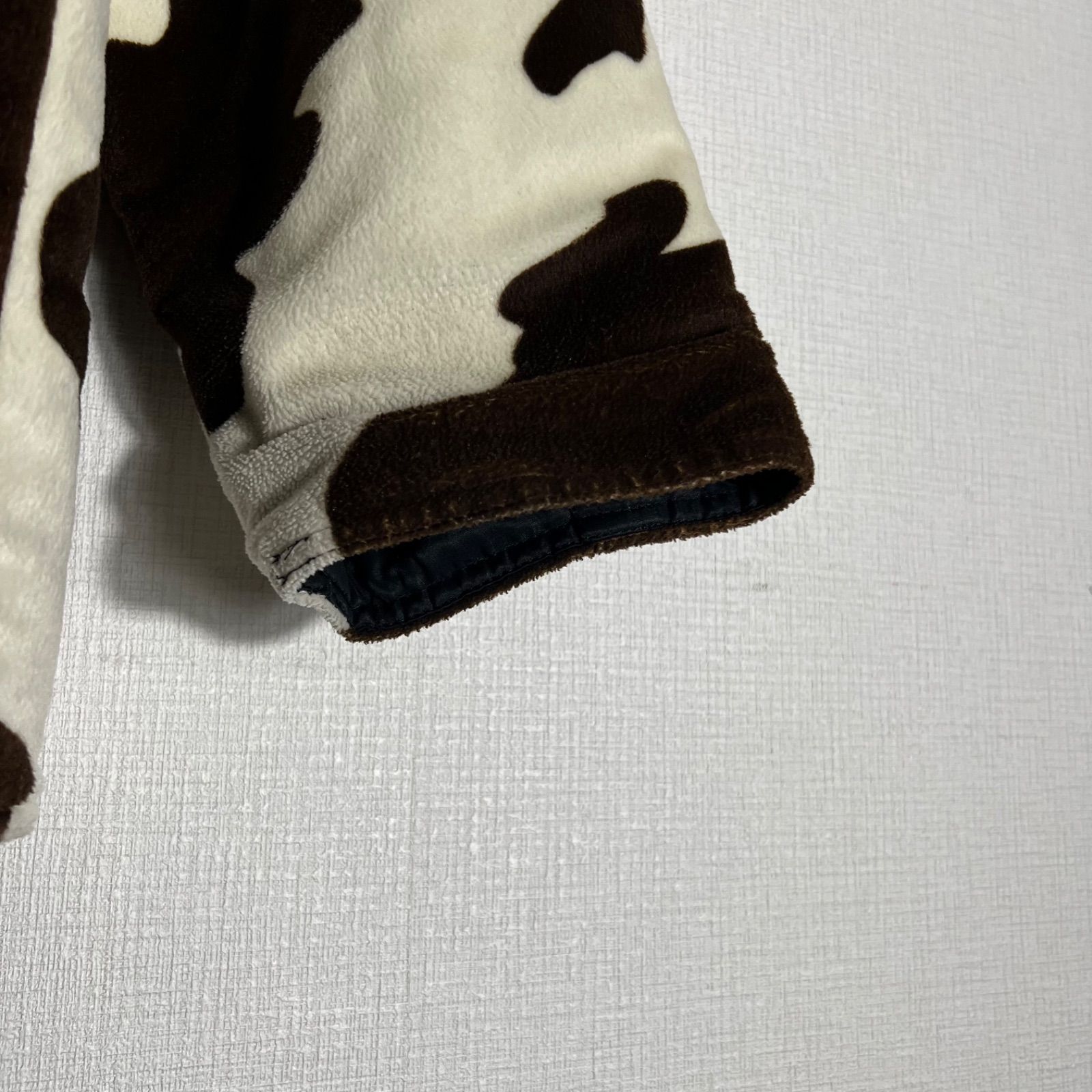 希少モデル】FENDI フェンディ バッグロゴ リバーシブルカウ柄