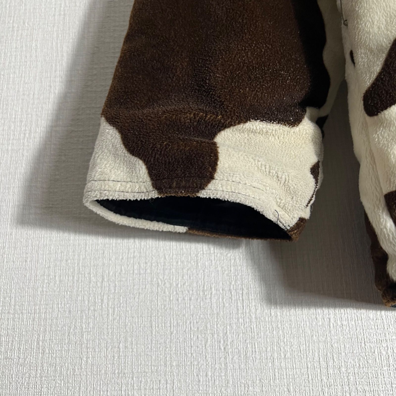 希少モデル】FENDI フェンディ バッグロゴ リバーシブルカウ柄