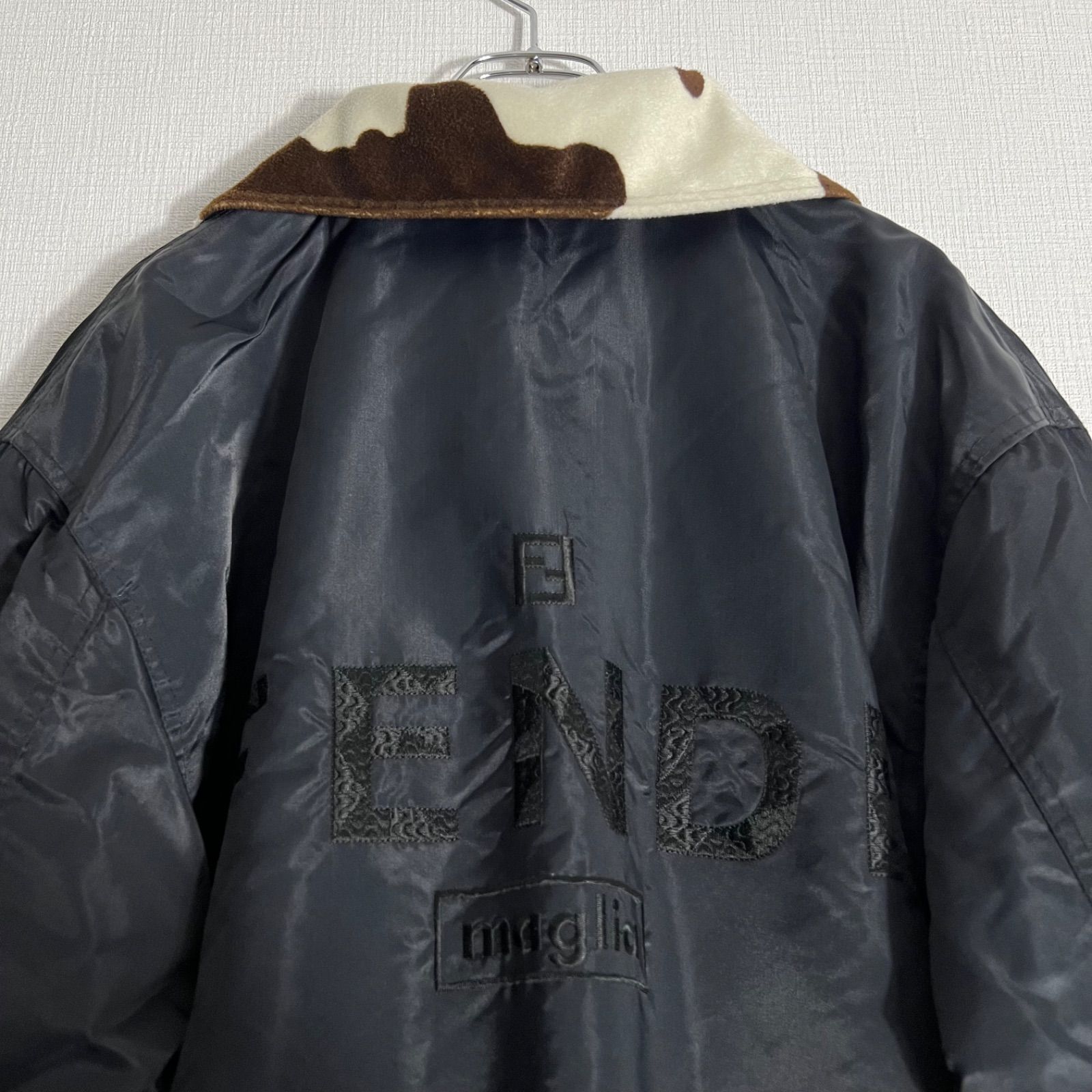 希少モデル】FENDI フェンディ バッグロゴ リバーシブルカウ柄