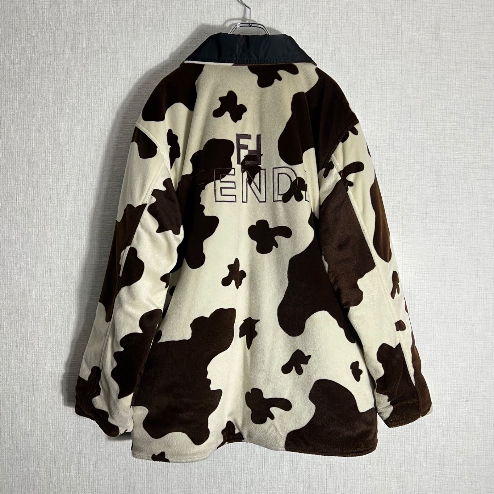 希少モデル】FENDI フェンディ バッグロゴ リバーシブルカウ柄